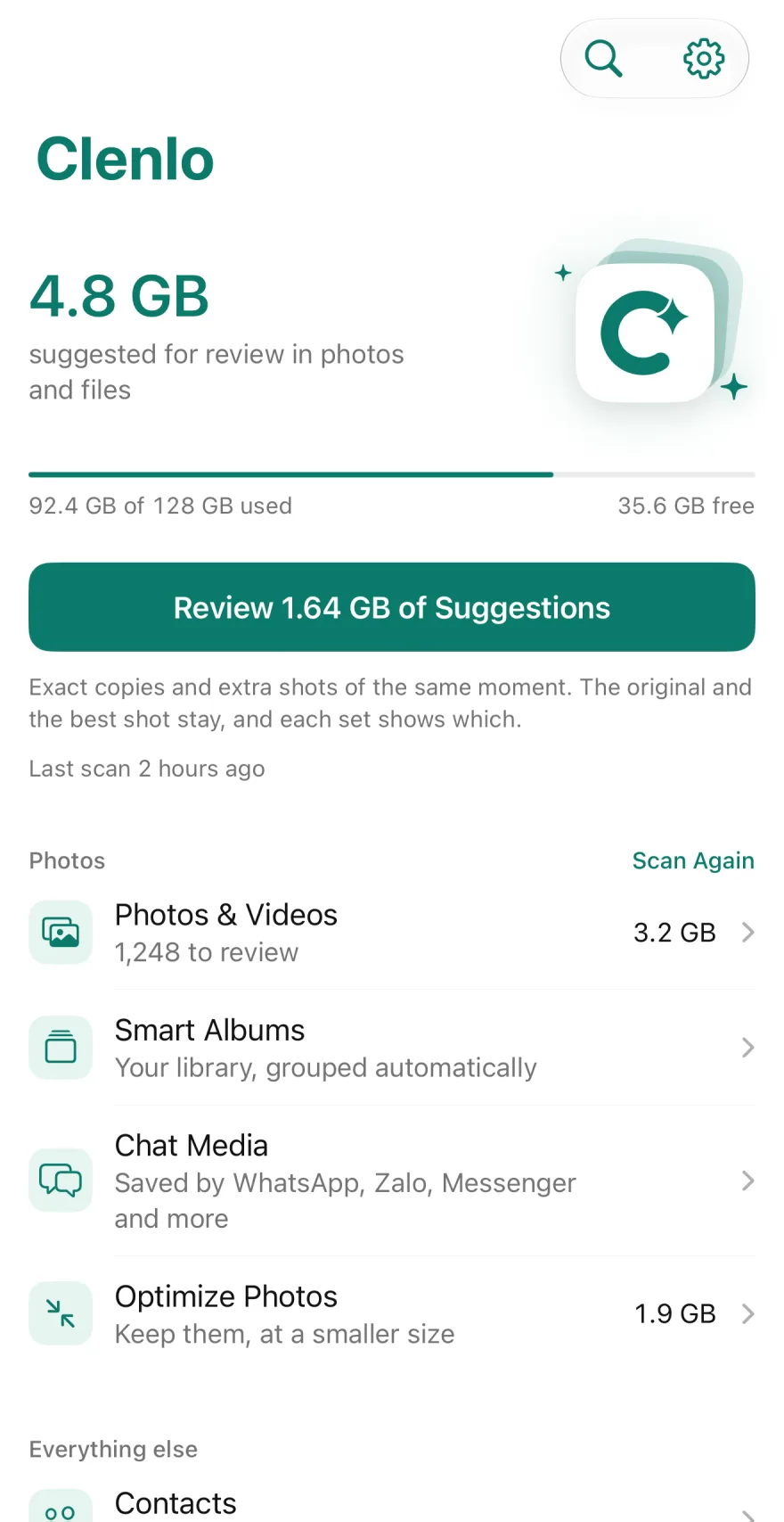 Clenlo’s home screen: 4.8 GB suggested for review, a button to review the suggestions, and Photos & Videos, Smart Albums, Chat Media and Optimize Photos.